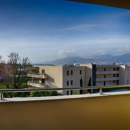 T3 Climatise Avec Terrasse Et Parking A Porticcio - Fr-1-61-481